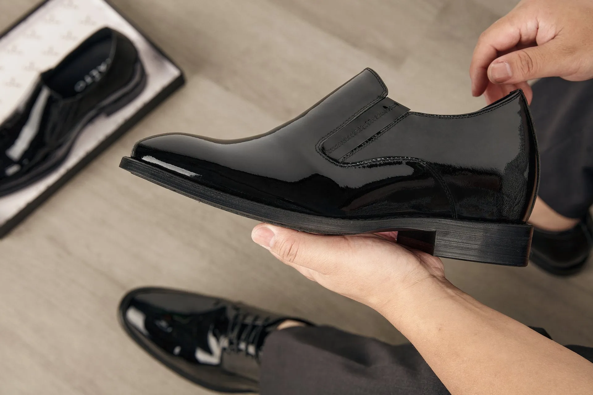 CALTO - Y7402 - 2.8 Inches Taller (Black) - Patent Leather Formal Dress Shoes